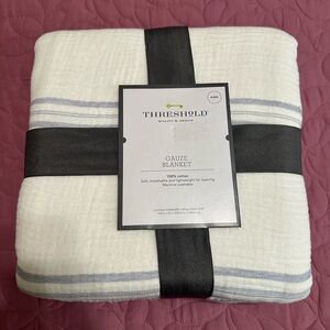 Threshold - King size Gauze blanket